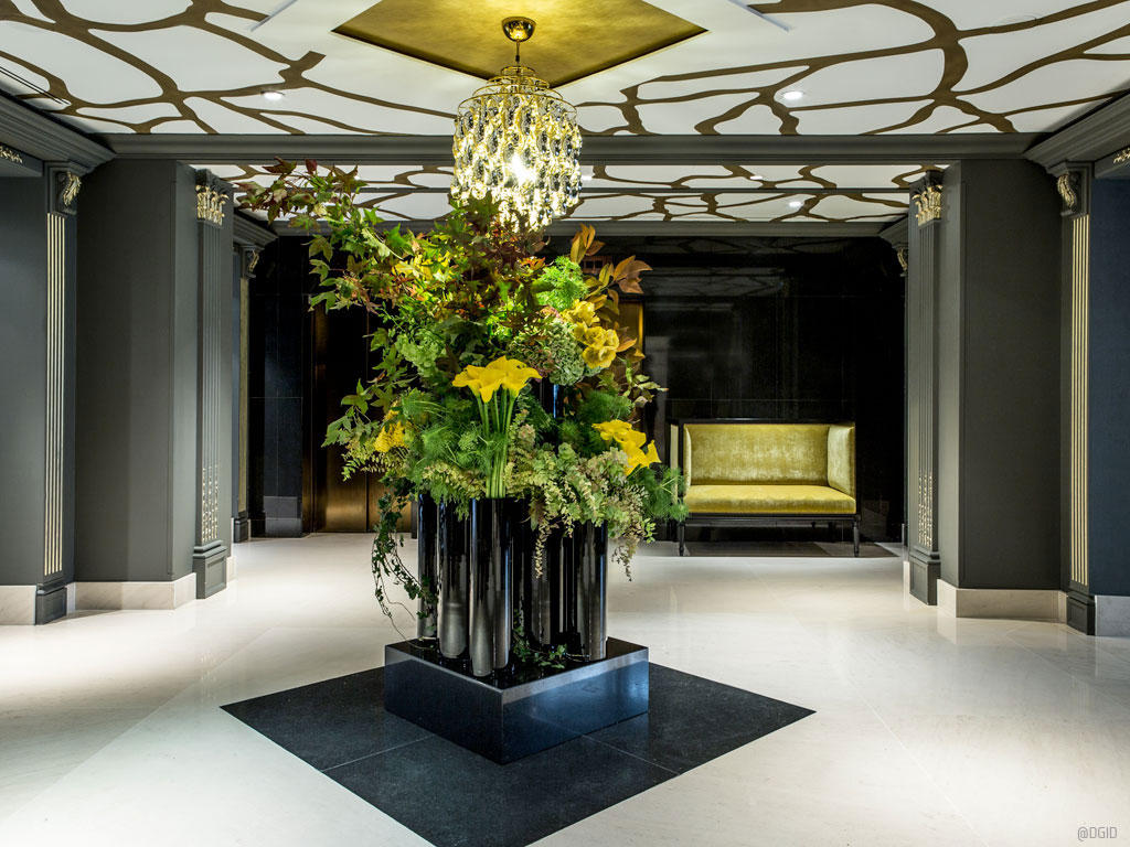 Hotel design vase -  France